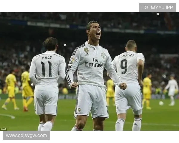 皇家马德里荣耀征程解析 球队历史与未来发展趋势探讨 皇家马德里荣耀征程解析 球队历史与未来发展趋势探讨