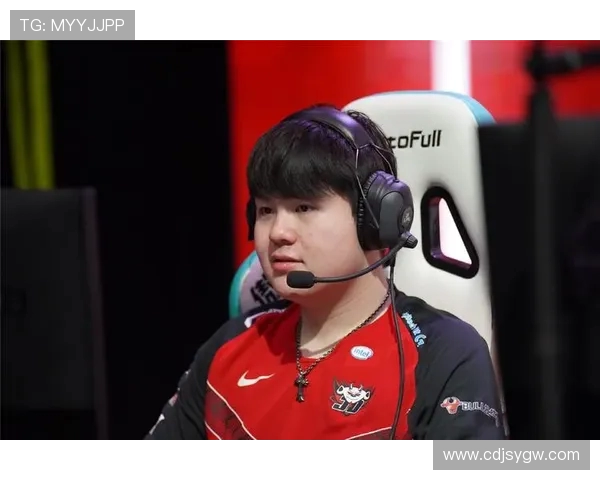 赛后分析：JDG与V5对决中的策略与实力较量全景回顾