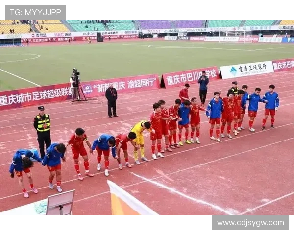 重庆篮球队状态变革引发热议球迷期待新赛季的辉煌表现与挑战