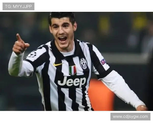 哈维西蒙斯的崛起之路:从天才少年到足球场上的耀眼明星 哈维西蒙斯的崛起之路:从天才少年到足球场上的耀眼明星